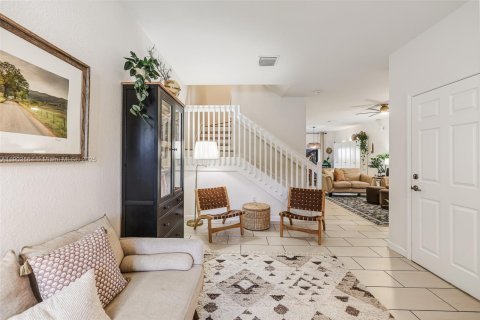 Townhouse in Miami, Florida 3 bedrooms, 164.53 sq.m. № 1954924 - photo 4