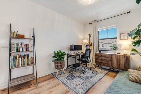 Townhouse in Miami, Florida 3 bedrooms, 164.53 sq.m. № 1954924 - photo 24