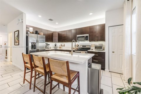 Townhouse in Miami, Florida 3 bedrooms, 164.53 sq.m. № 1954924 - photo 11