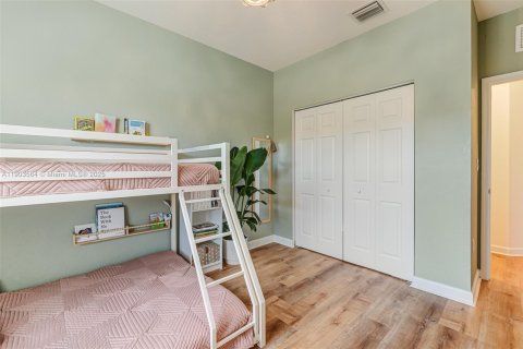 Townhouse in Miami, Florida 3 bedrooms, 164.53 sq.m. № 1954924 - photo 30