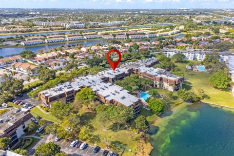 Copropriété à vendre à Miami, Floride: 2 chambres, 111.2 m2 № 1958500 - photo 23