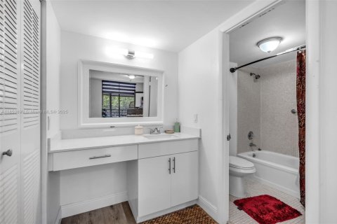 Copropriété à vendre à Miami, Floride: 2 chambres, 111.2 m2 № 1958500 - photo 15