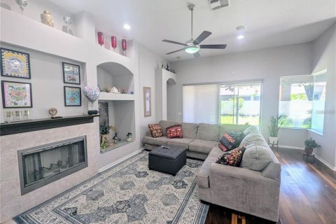 House in Tampa, Florida 3 bedrooms, 193.24 sq.m. № 2226990 - photo 6