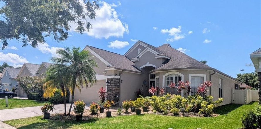 House in Tampa, Florida 3 bedrooms, 193.24 sq.m. № 2226990