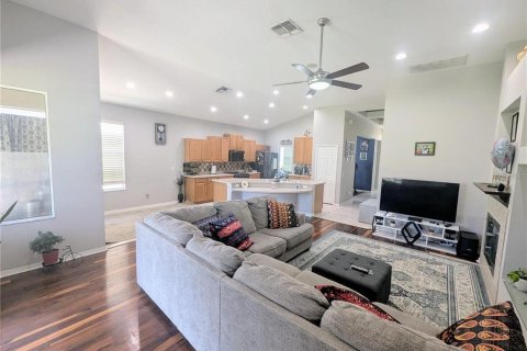 House in Tampa, Florida 3 bedrooms, 193.24 sq.m. № 2226990 - photo 5