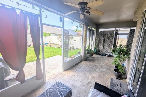 House in Tampa, Florida 3 bedrooms, 193.24 sq.m. № 2226990 - photo 17