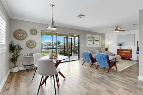 Townhouse in Apollo Beach, Florida 3 bedrooms, 157.93 sq.m. № 2092745 - photo 15