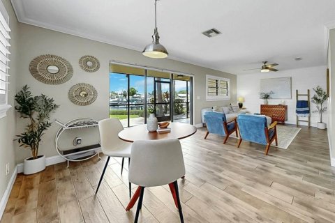 Townhouse in Apollo Beach, Florida 3 bedrooms, 157.93 sq.m. № 2092745 - photo 11