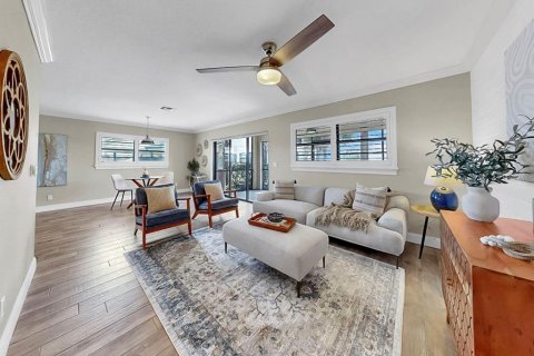 Townhouse in Apollo Beach, Florida 3 bedrooms, 157.93 sq.m. № 2092745 - photo 19