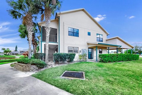 Townhouse in Apollo Beach, Florida 3 bedrooms, 157.93 sq.m. № 2092745 - photo 8