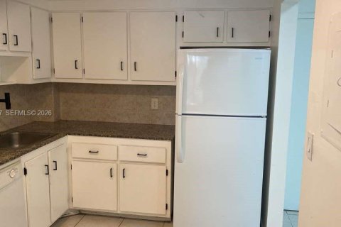 Condominio en venta en North Miami Beach, Florida, 1 dormitorio, 66.89 m2 № 2036455 - foto 6