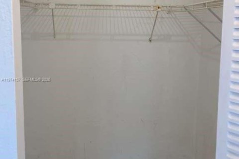 Condominio en venta en North Miami Beach, Florida, 1 dormitorio, 66.89 m2 № 2036455 - foto 18