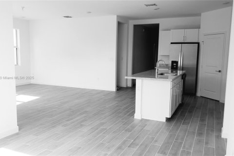Casa en venta en Homestead, Florida, 3 dormitorios, 189.61 m2 № 1945752 - foto 4