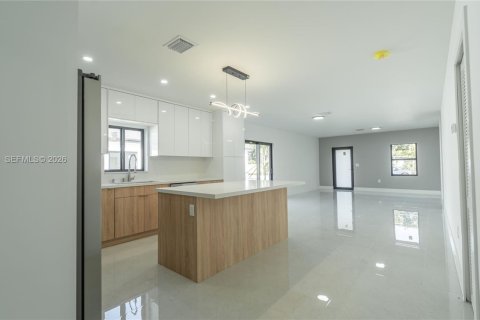 Купить виллу или дом в Майами, Флорида 4 спальни, 157.93м2, № 2007412 - фото 15