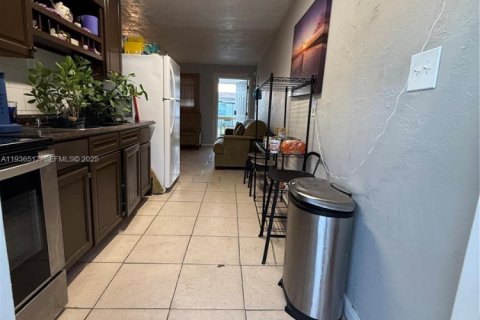 House in St. Lucie, Florida 2 bedrooms, 120.77 sq.m. № 1994526 - photo 1