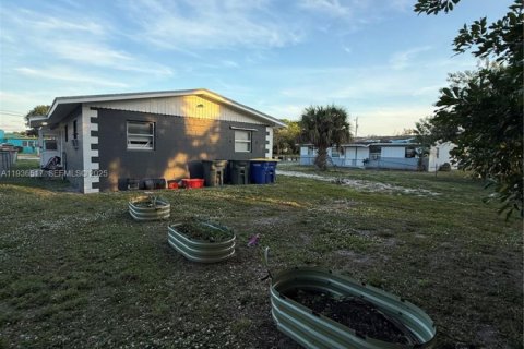 House in St. Lucie, Florida 2 bedrooms, 120.77 sq.m. № 1994526 - photo 5