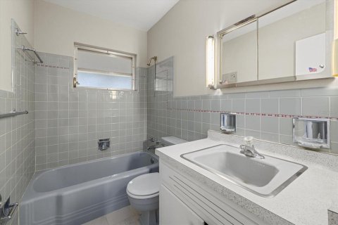 Снять в аренду виллу или дом в Венеция, Флорида 3 комнаты, 178.37м2, № 1686778 - фото 16