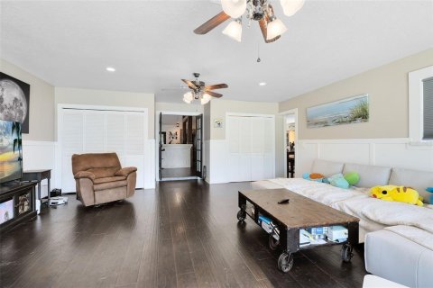 House in Winter Haven, Florida 3 bedrooms, 229.1 sq.m. № 1626821 - photo 18