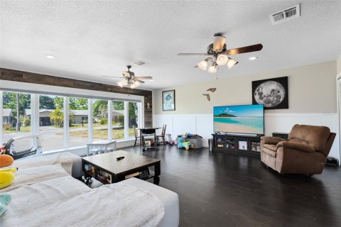 House in Winter Haven, Florida 3 bedrooms, 229.1 sq.m. № 1626821 - photo 17