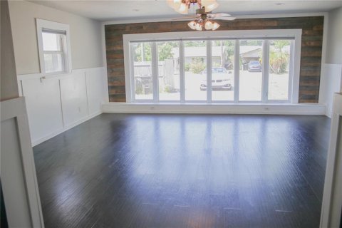 House in Winter Haven, Florida 3 bedrooms, 229.1 sq.m. № 1626821 - photo 14