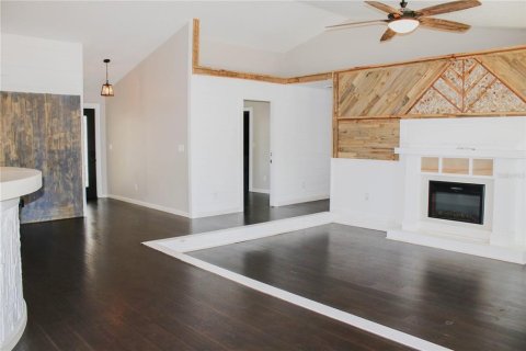 House in Winter Haven, Florida 3 bedrooms, 229.1 sq.m. № 1626821 - photo 9