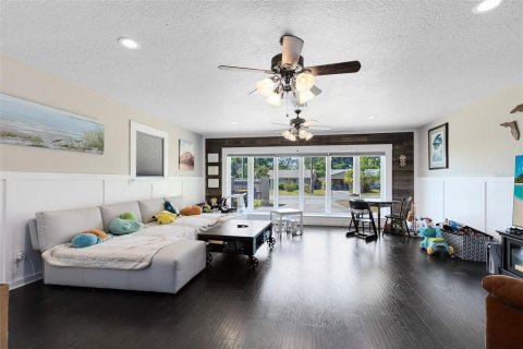 House in Winter Haven, Florida 3 bedrooms, 229.1 sq.m. № 1626821 - photo 16