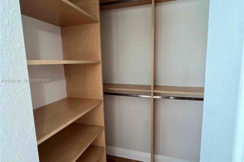 Copropriété à louer à Miami, Floride: 2 chambres, 97.55 m2 № 2010933 - photo 14