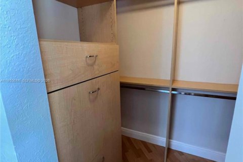 Copropriété à louer à Miami, Floride: 2 chambres, 97.55 m2 № 2010933 - photo 13