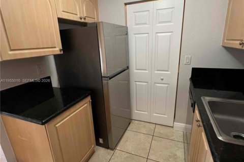 Copropriété à louer à Miami, Floride: 2 chambres, 97.55 m2 № 2010933 - photo 8