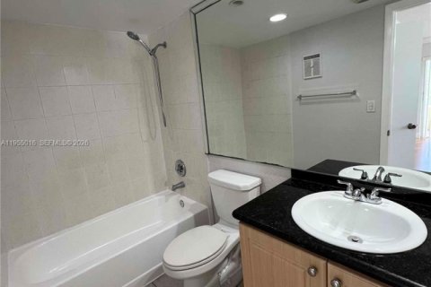 Copropriété à louer à Miami, Floride: 2 chambres, 97.55 m2 № 2010933 - photo 17
