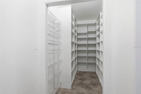 Купить виллу или дом в Ленд-о-Лейкс, Флорида 8 комнат, 376.63м2, № 2132020 - фото 10