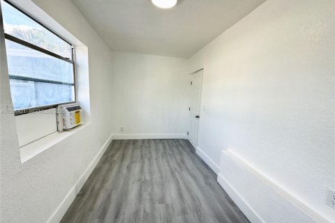 Снять в аренду коммерческую недвижимость в Вест-Парк, Флорида 1 спальня, № 2058415 - фото 8