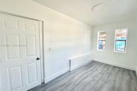 Снять в аренду коммерческую недвижимость в Вест-Парк, Флорида 1 спальня, № 2058415 - фото 10