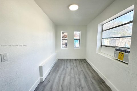 Снять в аренду коммерческую недвижимость в Вест-Парк, Флорида 1 спальня, № 2058415 - фото 9