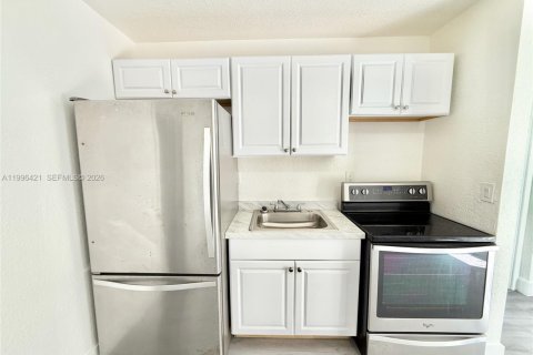 Снять в аренду коммерческую недвижимость в Вест-Парк, Флорида 1 спальня, № 2058415 - фото 18