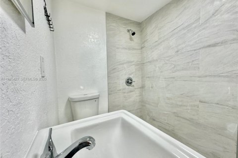 Снять в аренду коммерческую недвижимость в Вест-Парк, Флорида 1 спальня, № 2058415 - фото 4