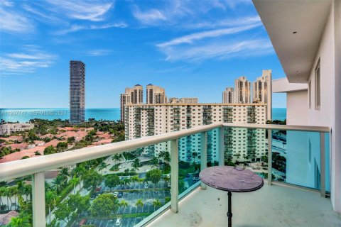 Condominio en alquiler en Sunny Isles Beach, Florida, 3 dormitorios, 143.91 m2 № 1995651 - foto 3