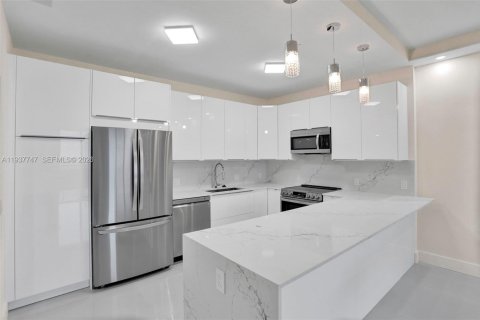 Condominio en alquiler en Sunny Isles Beach, Florida, 3 dormitorios, 143.91 m2 № 1995651 - foto 11