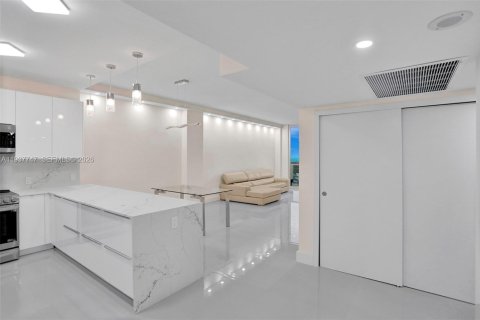 Condominio en alquiler en Sunny Isles Beach, Florida, 3 dormitorios, 143.91 m2 № 1995651 - foto 25