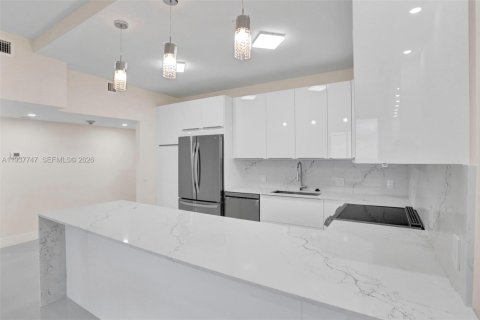 Condominio en alquiler en Sunny Isles Beach, Florida, 3 dormitorios, 143.91 m2 № 1995651 - foto 13