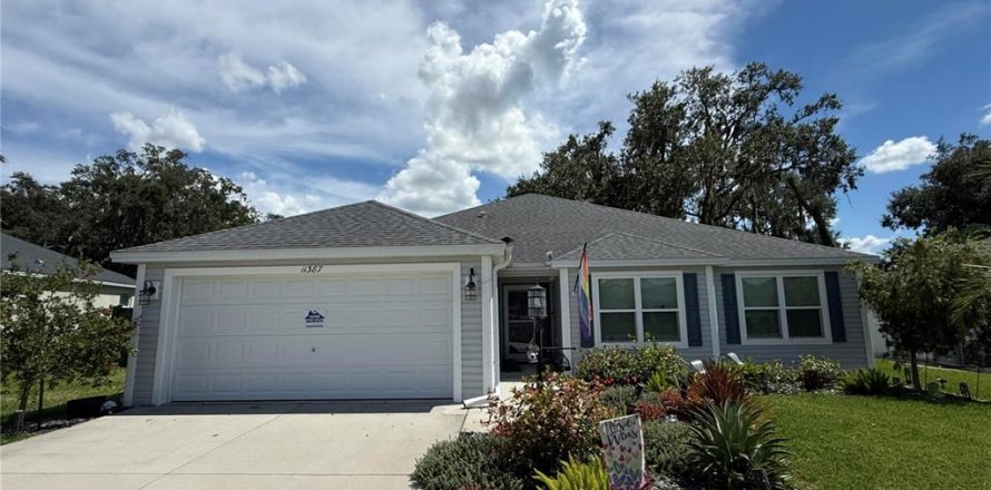 Villa ou maison à Oxford, Floride 4 chambres, 183.76 m2 № 1881068