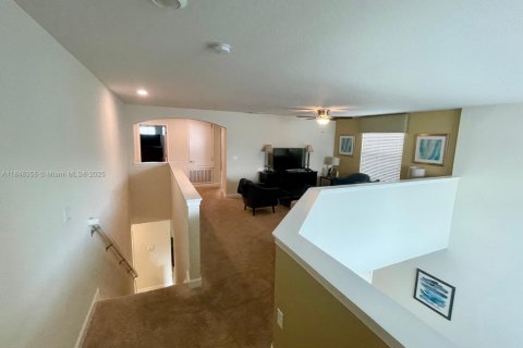 Villa ou maison à vendre à Kissimmee, Floride: 5 chambres, 286.23 m2 № 1980051 - photo 15