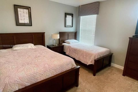 Villa ou maison à vendre à Kissimmee, Floride: 5 chambres, 286.23 m2 № 1980051 - photo 24