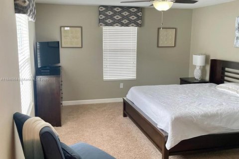 Villa ou maison à vendre à Kissimmee, Floride: 5 chambres, 286.23 m2 № 1980051 - photo 6