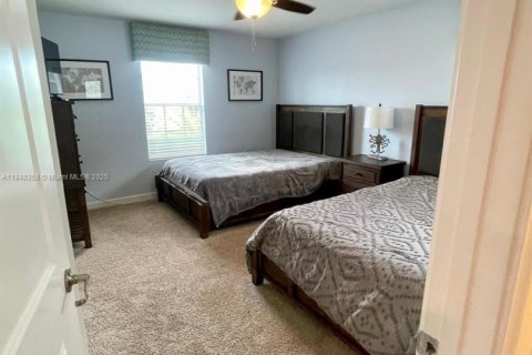 Villa ou maison à vendre à Kissimmee, Floride: 5 chambres, 286.23 m2 № 1980051 - photo 19