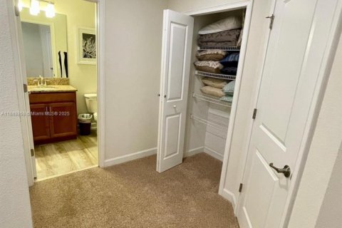 Villa ou maison à vendre à Kissimmee, Floride: 5 chambres, 286.23 m2 № 1980051 - photo 26