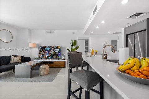 Купить кондоминиум в Бей-Харбор-Айлендс, Флорида 2 спальни, 88.72м2, № 2055036 - фото 22