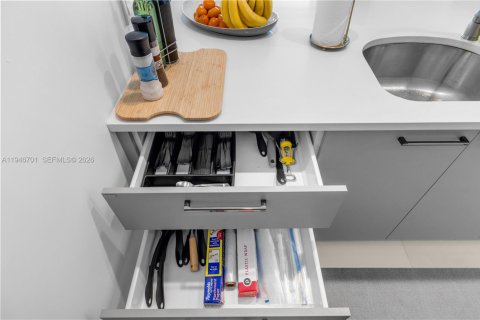 Купить кондоминиум в Бей-Харбор-Айлендс, Флорида 2 спальни, 88.72м2, № 2055036 - фото 28