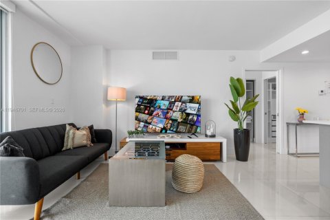 Купить кондоминиум в Бей-Харбор-Айлендс, Флорида 2 спальни, 88.72м2, № 2055036 - фото 18