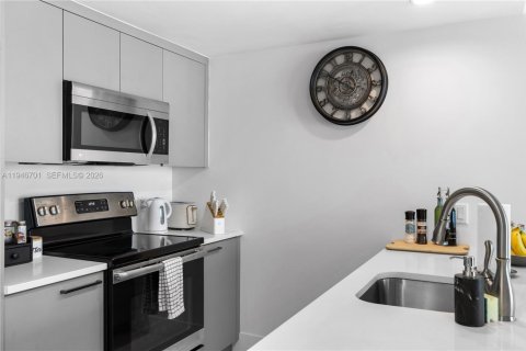 Купить кондоминиум в Бей-Харбор-Айлендс, Флорида 2 спальни, 88.72м2, № 2055036 - фото 5